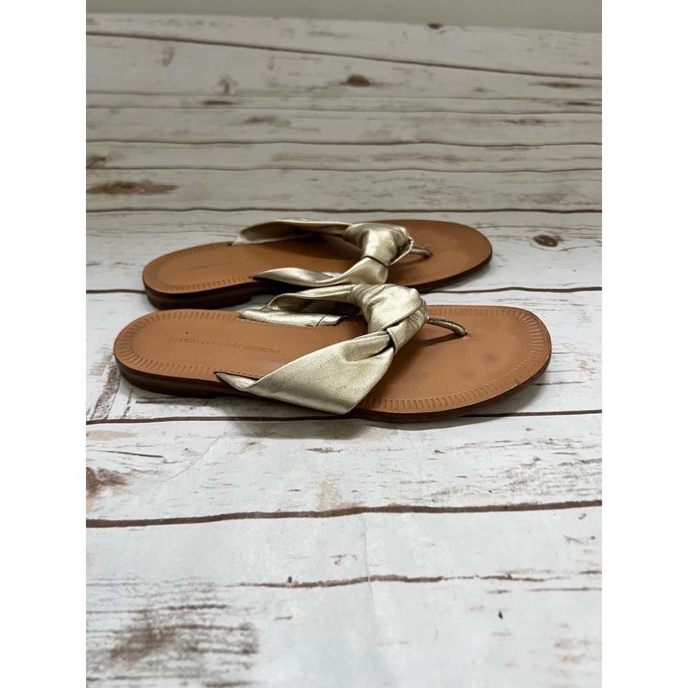 Diane von Furstenberg Thong Sandals Gold Leather Knot Flat 6.5M